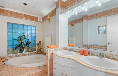 Resale - Villa - San Miguel de Salinas