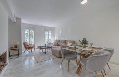 Resale - Townhouse / Duplex / Corner - Marbella - Puerto Banús