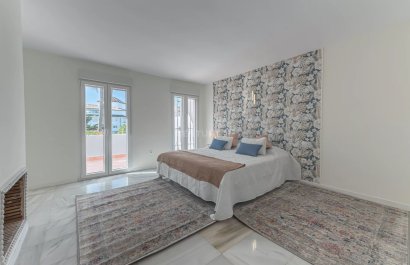 Resale - Townhouse / Duplex / Corner - Marbella - Puerto Banús