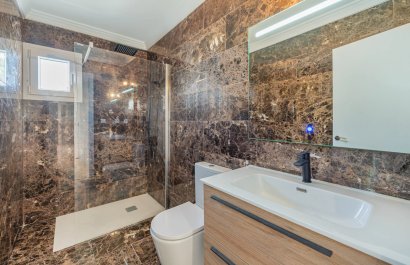 Resale - Townhouse / Duplex / Corner - Marbella - Puerto Banús