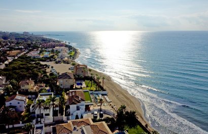 Resale - Villa - Marbella - Las Chapas