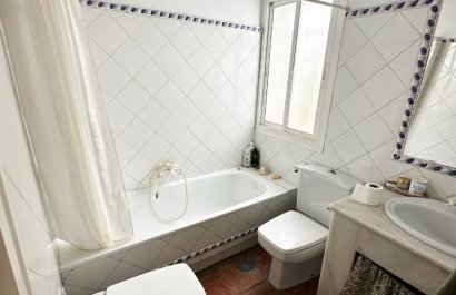 Resale - Villa - Marbella - Las Chapas