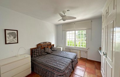 Resale - Villa - Marbella - Las Chapas