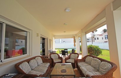 Resale - Villa - Marbella - Las Chapas