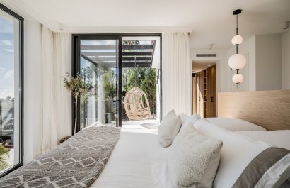 Resale - Villa - Marbella - Los Naranjos de Marbella