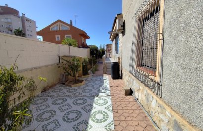 Resale - Villa - Torrevieia - Center