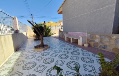 Resale - Villa - Torrevieia - Center