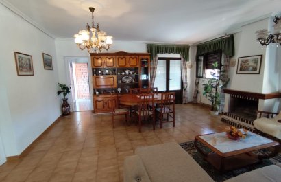 Resale - Villa - Torrevieia - Center