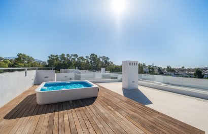 Resale - Villa - Estepoa - El Paraíso