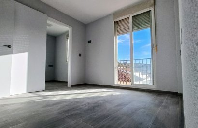 Resale - Townhouse / Duplex / Corner - La Romana