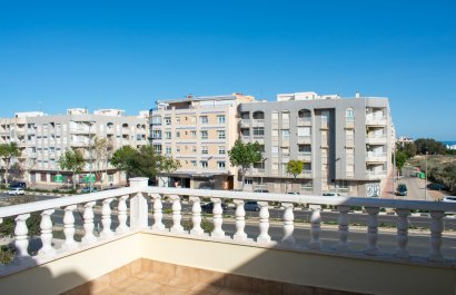 Resale - Townhouse / Duplex / Corner - Guardamar del Segura - Urbanizaciones