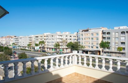 Resale - Townhouse / Duplex / Corner - Guardamar del Segura - Urbanizaciones