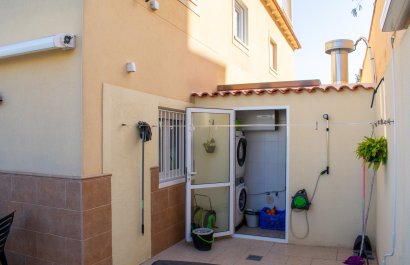 Resale - Townhouse / Duplex / Corner - Guardamar del Segura - Urbanizaciones