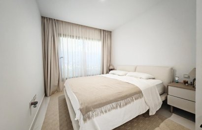 Resale - Apartment / flat - Estepoa - New Golden Mile
