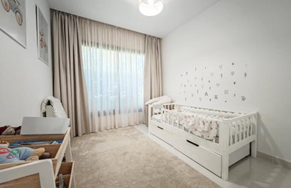 Resale - Apartment / flat - Estepoa - New Golden Mile