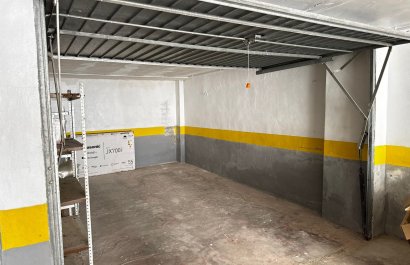 Resale - Commercial - Punta Prima