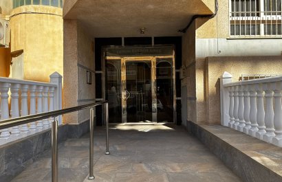 Resale - Commercial - Punta Prima