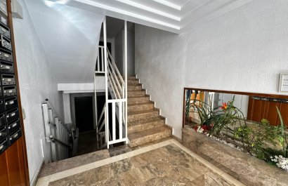 Resale - Commercial - Punta Prima