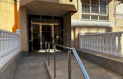 Resale - Apartment / flat - Torrevieia - Punta Prima