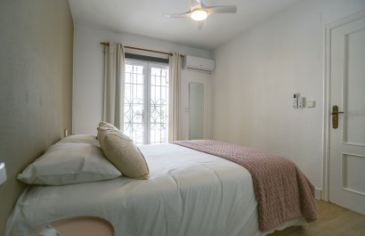 Resale - Villa - Orihuela Costa - Villamartín