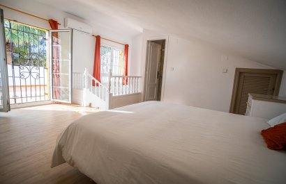 Resale - Villa - Orihuela Costa - Villamartín