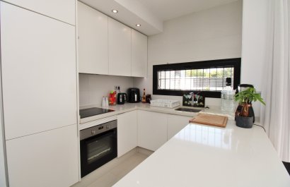 Resale - Villa - Villamartín