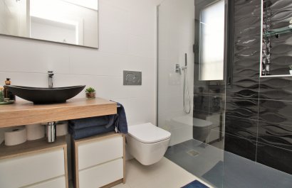 Resale - Villa - Villamartín