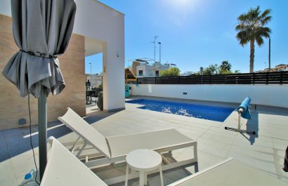 Resale - Villa - Villamartín