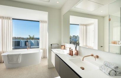 Resale - Villa - Estepoa - Selwo