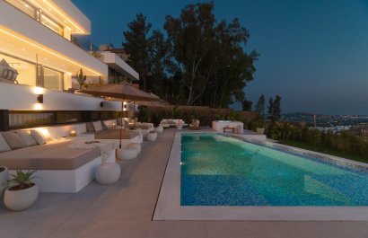 Resale - Villa - Marbella - Nueva Andalucía