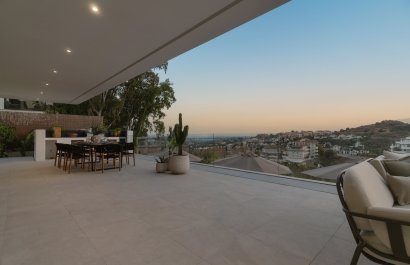 Resale - Villa - Marbella - Nueva Andalucía