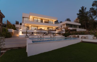 Resale - Villa - Marbella - Nueva Andalucía