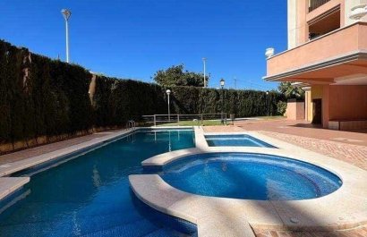 Resale - Apartment / flat - Torrevieia - Playa Los Locos