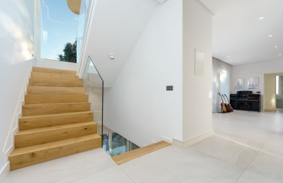 Resale - Villa - Marbella - Nueva Andalucía