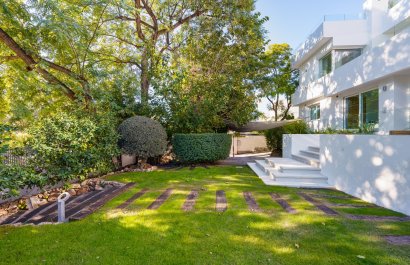 Resale - Villa - Marbella - Nueva Andalucía