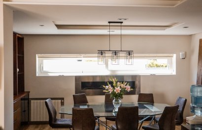 Resale - Villa - Marbella - Nueva Andalucía