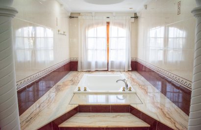 Resale - Villa - Crevillente