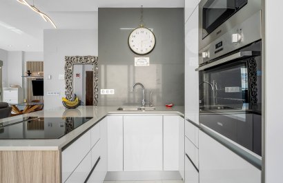 Resale - Villa - Orihuela Costa - Villamartín