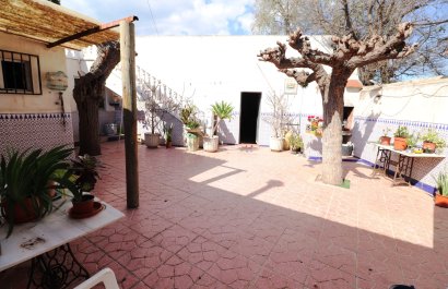 Resale - Villa - Heredades - Heradades