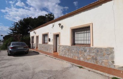 Resale - Villa - Heredades - Heradades