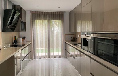 Resale - Villa - Orihuela Costa - Campoamor