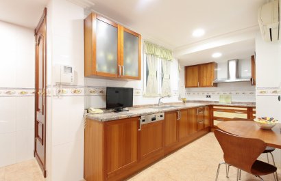 Resale - Apartment / flat - Alicante - - Centro  -