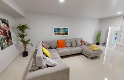 Resale - Villa - Torrevieia - Torrevieja