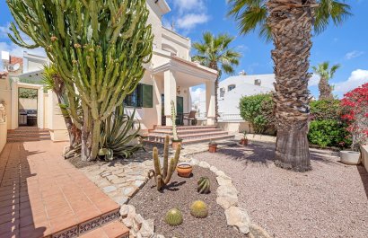 Resale - Villa - Orihuela Costa - Los Dolses