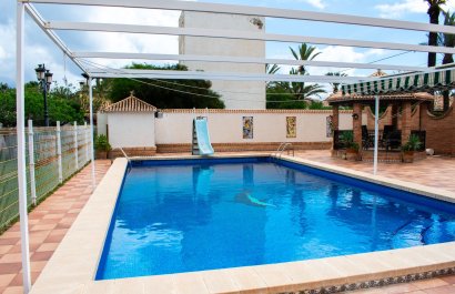 Reventa - Villa - Orihuela Costa - MUY CERCA DE LA PLAYA