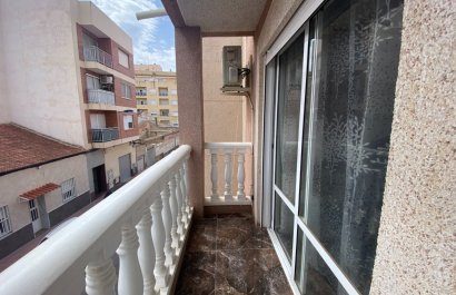 Resale - Apartment / flat - Torrevieia - Center