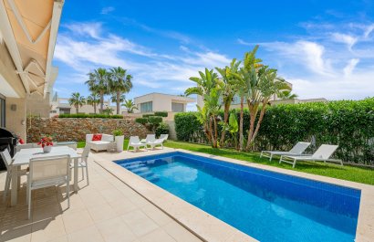 Resale - Villa - Orihuela - Vistabella