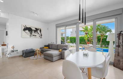 Resale - Villa - Orihuela - Vistabella