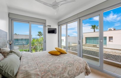 Resale - Villa - Orihuela - Vistabella