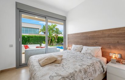 Resale - Villa - Orihuela - Vistabella